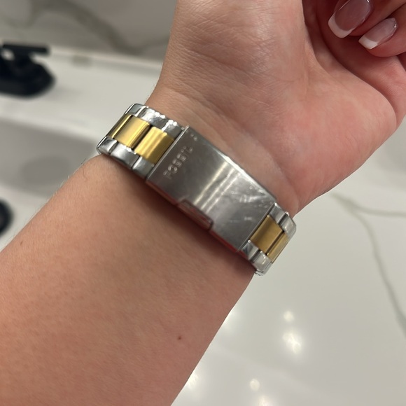 Women Fossil Watch - Picture 2 of 4